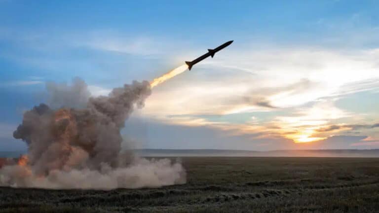 Таяу Шығыстағы қақтығыстан кейін әлем ядролық арсеналға қайта орала ма