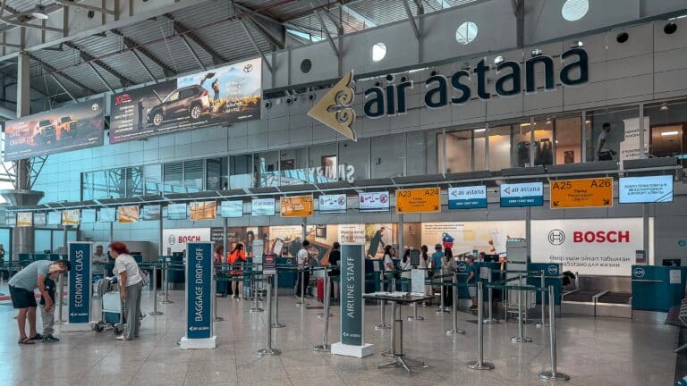 1,8 тысячи казахстанцев вернулись домой за ночь из стран Ближнего Востока