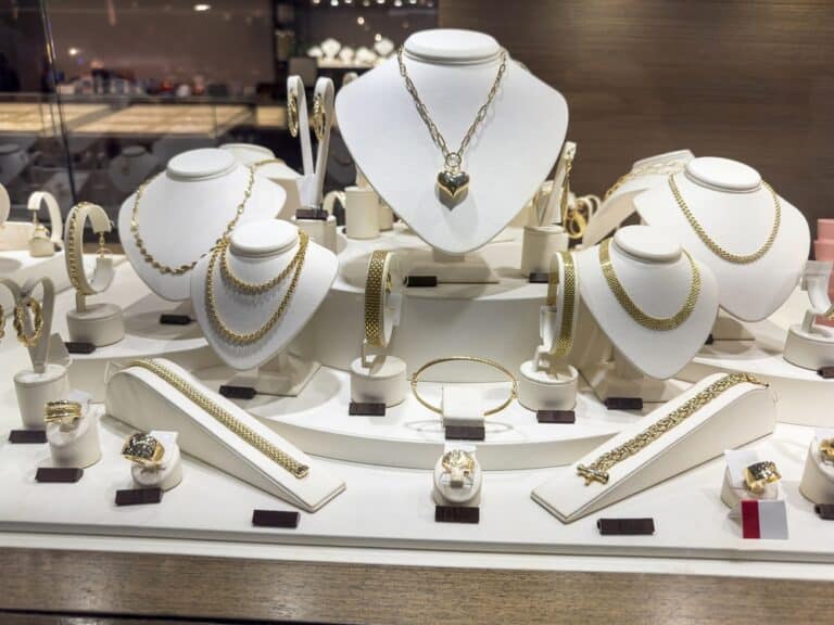 Қазақстанға әшекей бұйымдардың тең жарымы Ресейден тасымалданады