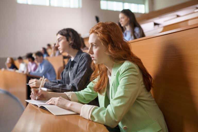 В Казахстане филиалы зарубежных вузов будут получать гранты