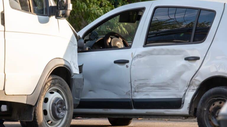 Каждый двадцатый автомобиль в Казахстане разбивается в ДТП