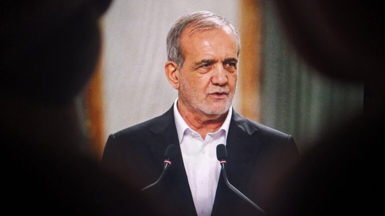 Президент Ирана заявил о прекращении ударов по соседним странам