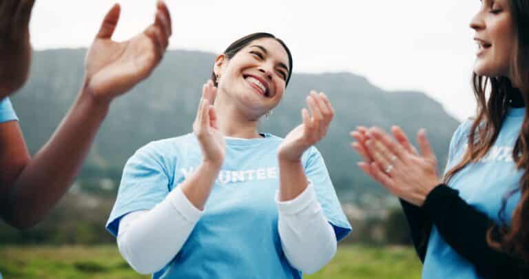 В Казахстане студентам-волонтерам хотят ввести надбавку к стипендии