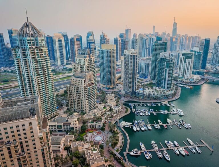 Таяу Шығыстағы қақтығыс: Дубайдағы қонақ үйлердің бағасы азандап жатқаны рас па