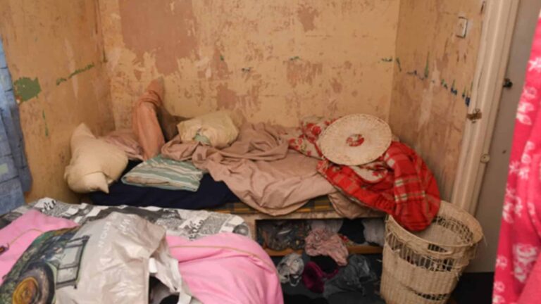 Женщину 25 лет держали в домашнем рабстве избивали и выбивали зубы