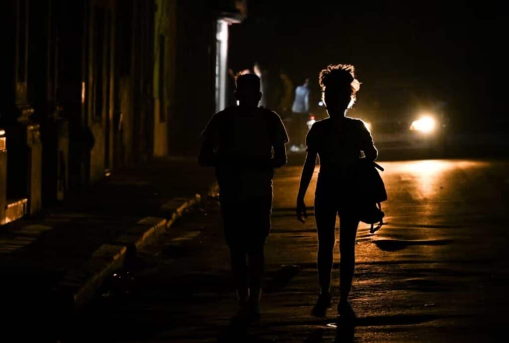 На Кубе произошел полный блэкаут из-за дефицита топлива