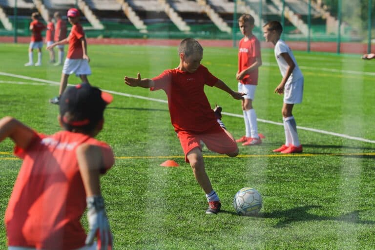 Футбол клубтары жекеменшікке өтті, бірақ мемлекет қаржы бөлуін тоқтатқан жоқ