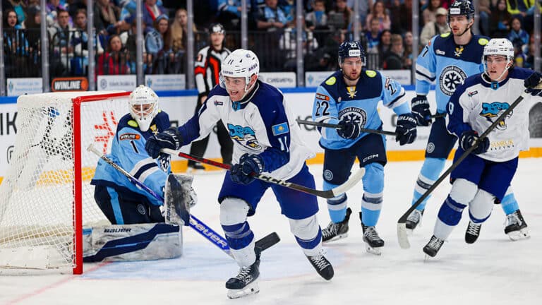 «Барыс», завершая сезон КХЛ, проиграл в Новосибирске