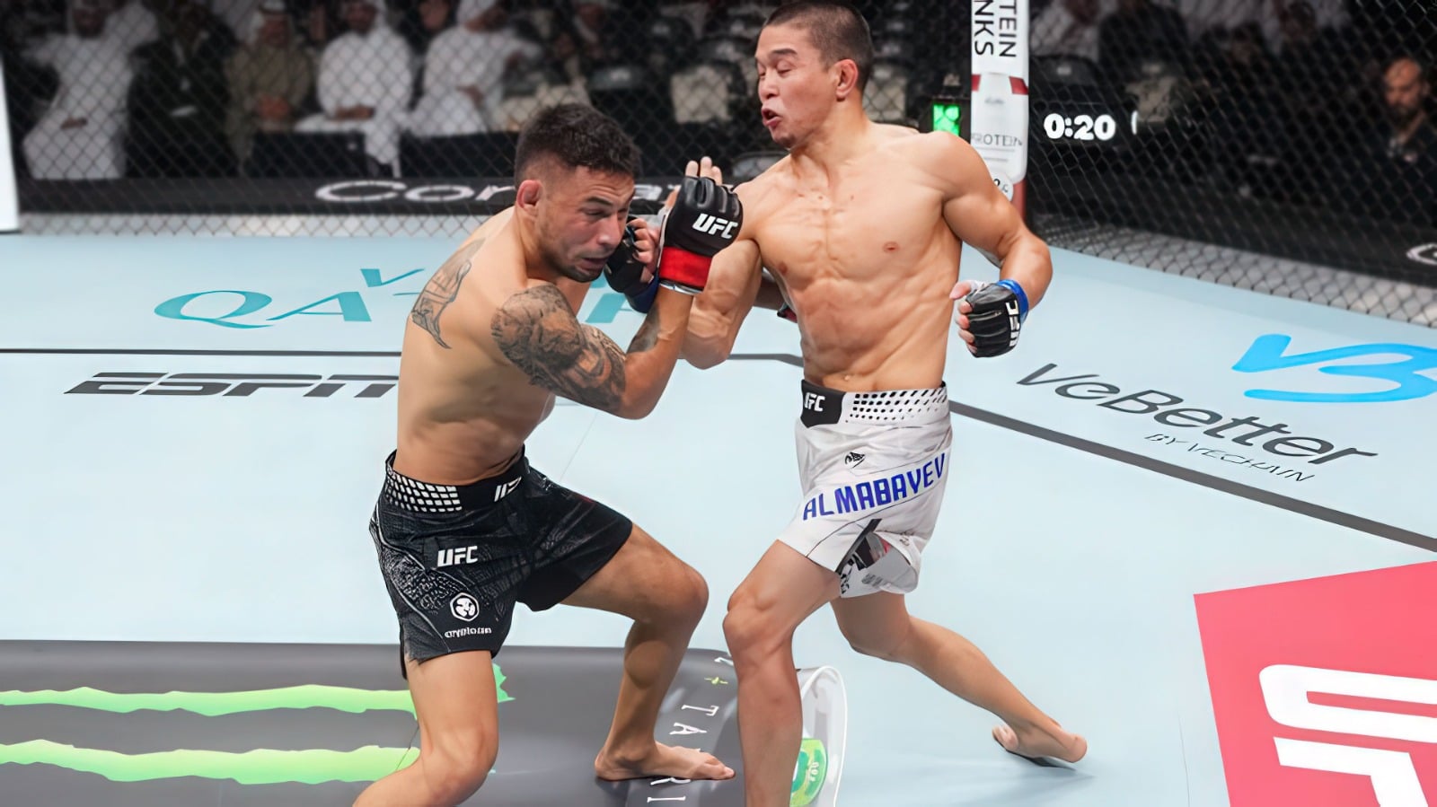 В наилегчайшем весе UFC произошли изменения в рейтинге. Казахстанец Асу Алмабаев опустился на 9-ю строчку. Лонир Кавана влетел на 6-ю строчку.