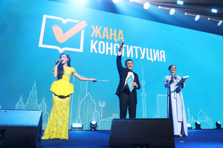 Ритм референдума: роботы и молодежь Алматы задали темп весне