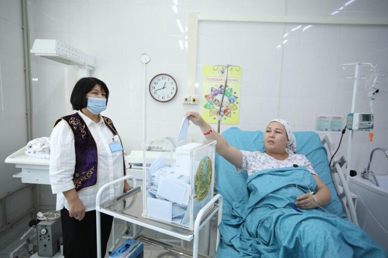 Девятый ребенок родился в семье в Мангистау в день референдума