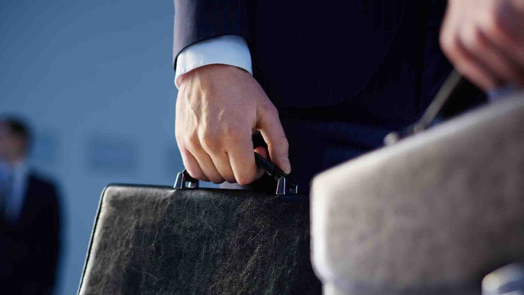 Мемлекеттік қызметкерлердің жалақысы енді үш жылдан кейін ғана өседі