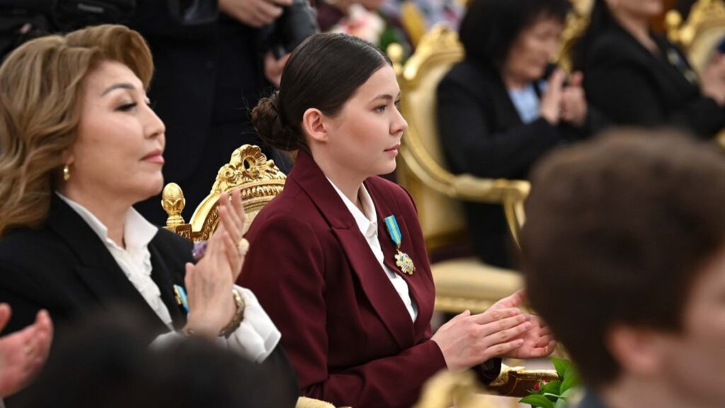 Жеңіс Ысқақова және басқа да арулар президенттің қабылдауында болды
