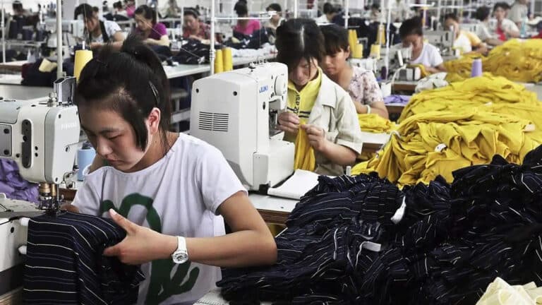 Кыргызстан возрождает свои швейные цеха