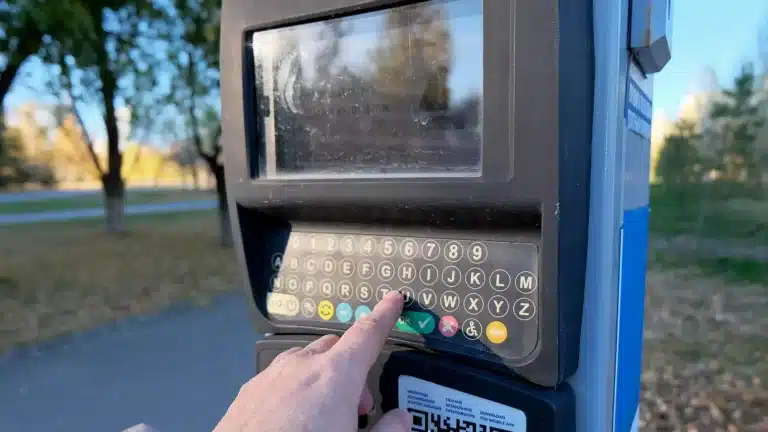 В Астане утвердили новые правила парковки