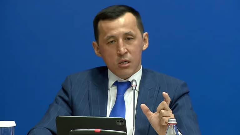 Минфин предупредил блогеров, занизивших свои доходы на 72 млрд тенге