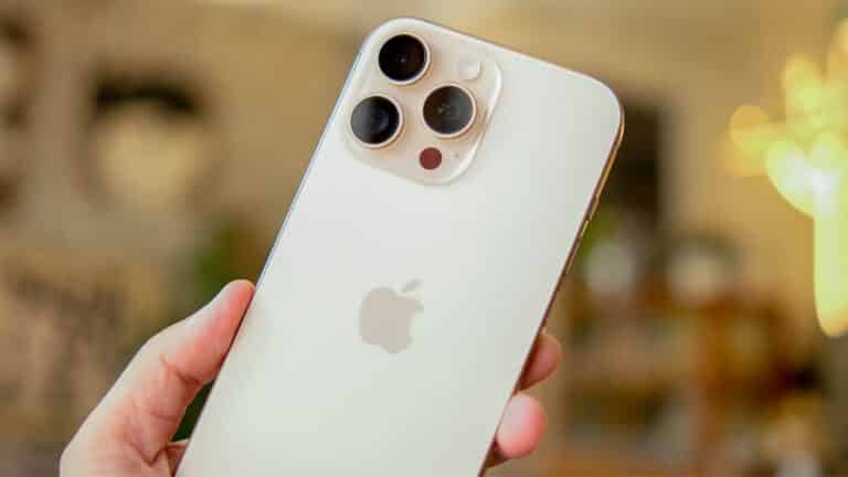 Акимат в Карагандинской области потратил млн на iPhone, но не смог купить штатив