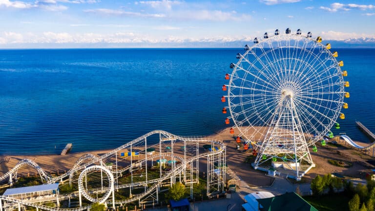 На Иссык-Куле открыли велодорожку вдоль туристического побережья