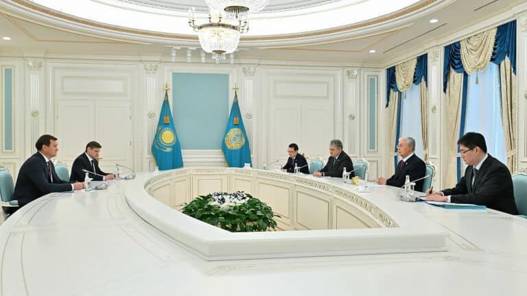 Токаев обсудил с главой МИД Беларуси экономическое сотрудничество и экспорт