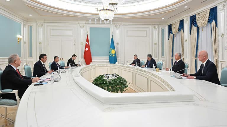 Никаких разногласий: Токаев и вице-президент Турции обсудили визит Эрдогана в Астану