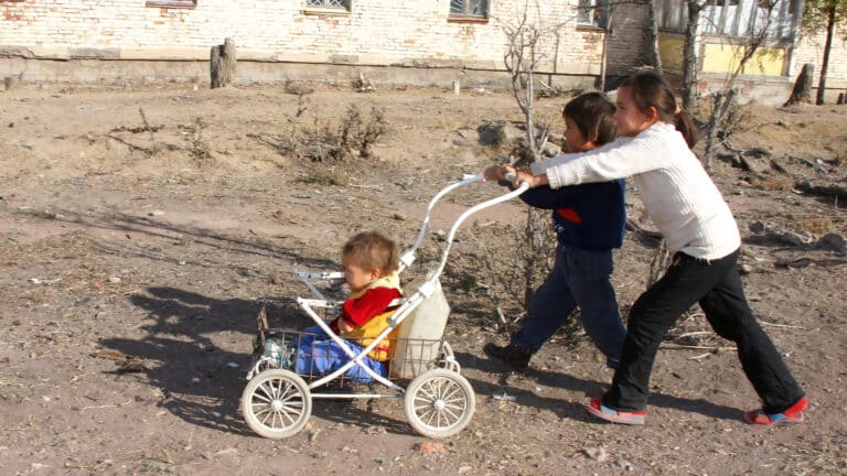 Каждый 20-й казахстанец живет на доходы ниже прожиточного минимума