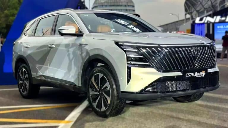 Changan CS75 Plus HEV получил первый в мире двигатель с впрыском 500 бар