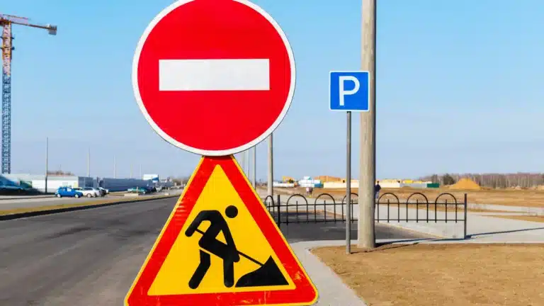 Казахстанцев предупредили о закрытии участка дороги в Алматинской области