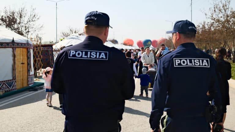 В Атырау полицейские нашли работу осужденной банде сутенеров