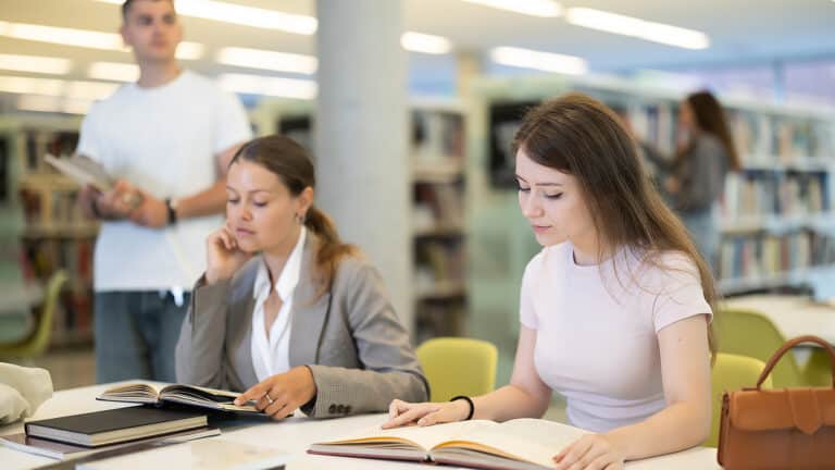 Миннауки нашло неожиданный способ привлечь иностранных студентов в Казахстан