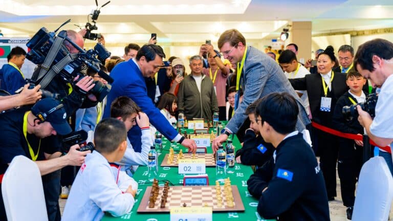 Казахстан принимает первый в истории континентальный турнир по школьным шахматам