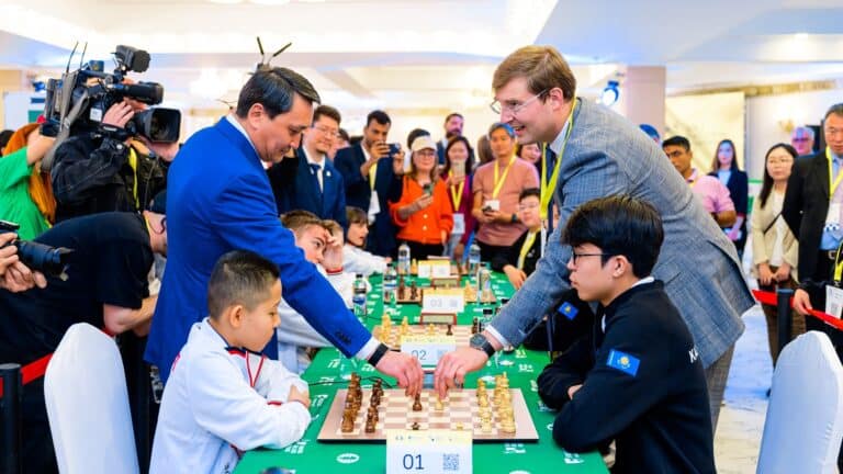 Астана мен Алматы оқушылары Азияның мықты шахматшыларымен жарысады