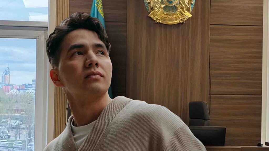 Дело Жанабыловых: супруга блогера не явилась в суд, процесс затягивается