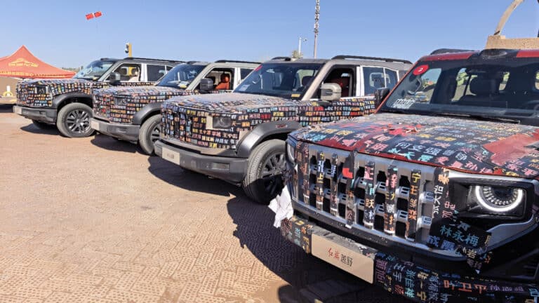 Hongqi создал рамного конкурента «Гелендвагену» и Yangwang U8