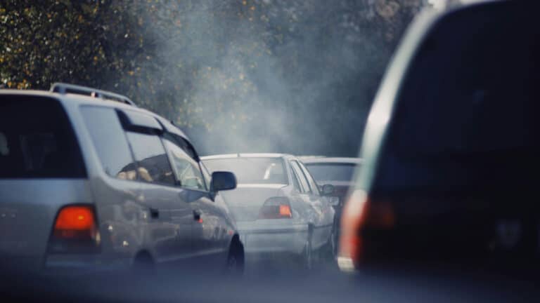 Алматы задыхается от машин: до 60% выбросов – от автотранспорта