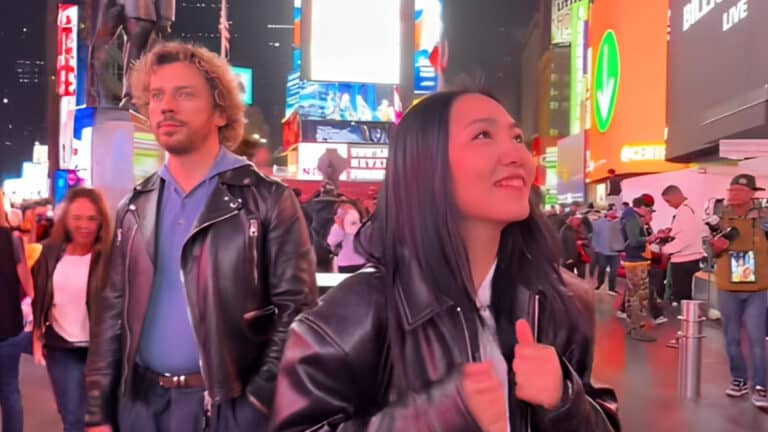 Видео с Yenlik и Максимом Галкиным на Times Square завирусилось в сети