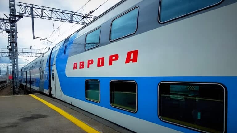 Новые двухэтажные поезда «Аврора» запустили в Узбекистане