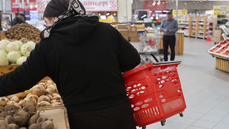 Казахстанец тратит в среднем 615,5 тыс. тенге на продукты в год