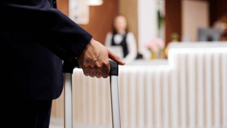 Экс-чиновникам с госсекретами не запретят уезжать из Казахстана