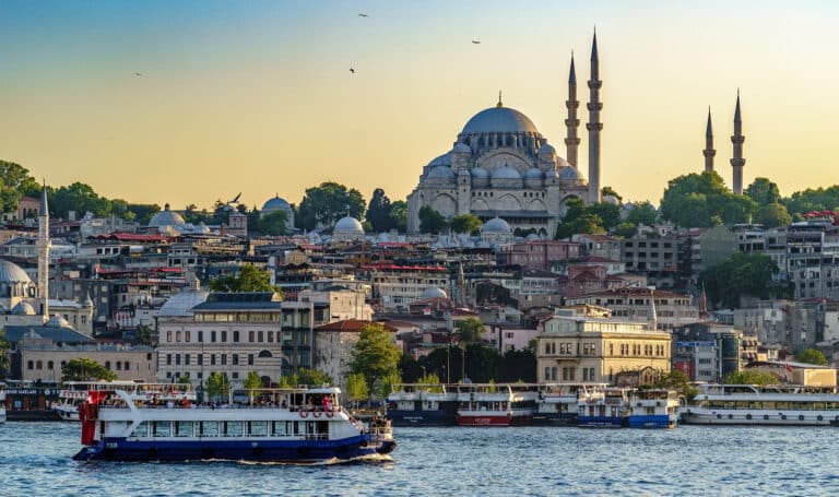 Түркия ықтиярхат құнын өсірді: қазақстандықтар қанша төлейді