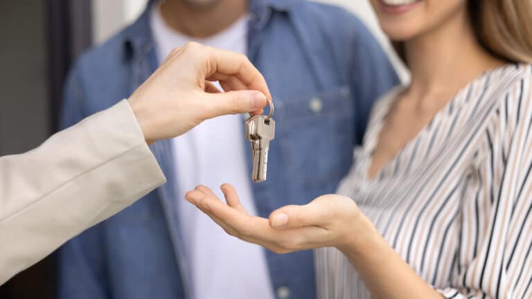 Как с помощью одного вопроса сэкономить до 3 млн тенге при покупке квартиры – эксперт