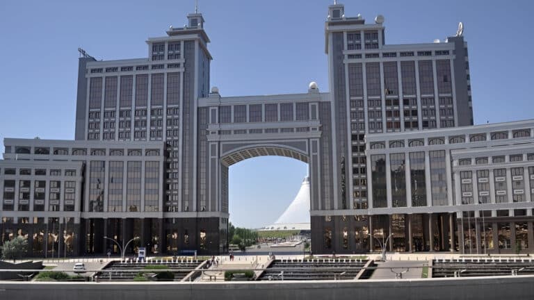 В Минэнерго оценили риск ракетных атак Ирана на нефтяные объекты Казахстана