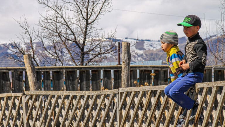 Бедность в Казахстане растет, сильнее всего страдают многодетные семьи