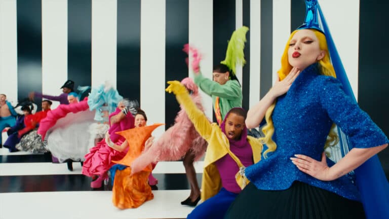 Казахстанка снялась в клипе песни из саундтрека к фильму «Дьявол носит Prada 2»