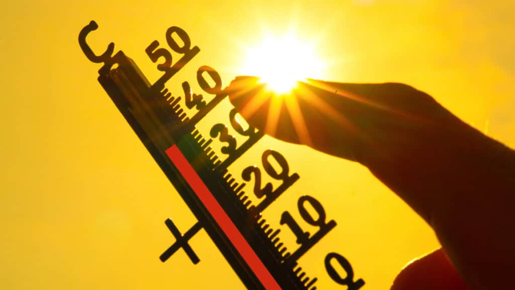 Град и жара до +32: Казгидромет предупредил о скорой и резкой смене погоды