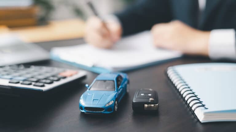 Программа автолизинга для физлиц обернулась провалом, считает депутат