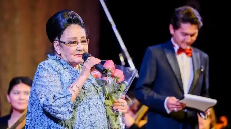 Бибігүл Төлегенова Құрманғазы атындағы консерваторияда шеберлік сабағын өткізеді