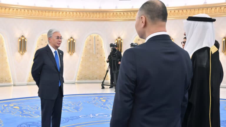 Токаев принял верительные грамоты послов и рассказал о предстоящих саммитах в Астане