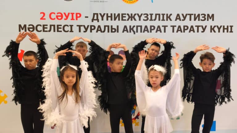 «Не говорил до семи лет»: мальчик с РАС из Астаны покорил международную сцену