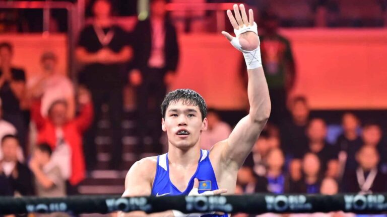 Сабыржан Аққалықов қарсыласын үш рет нокдаунға түсіріп, финалға шықты