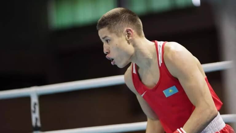 Азия чемпионаты: Оразбек Асылкұлов өзбек боксшысын жеңіп, финалға шықты